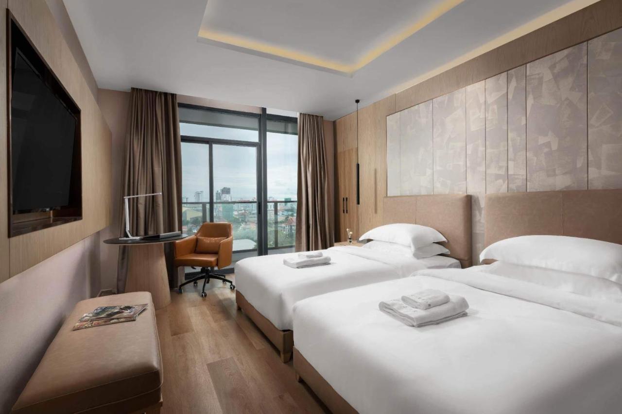 Sf Hotel Penthouse Residences Phnom Penh Exterior photo